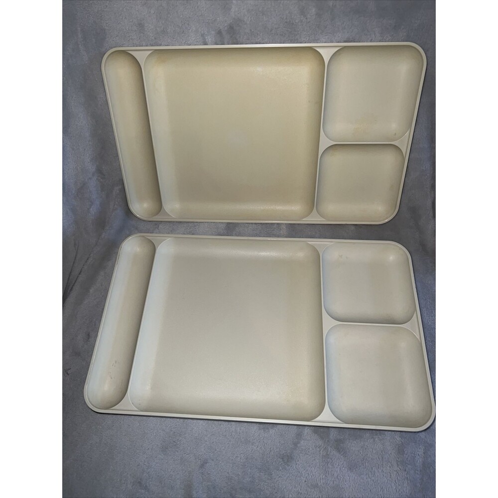 Tupperware EUC Vintage Off White/Almond Divided Serving Trays #1535 Set of Two